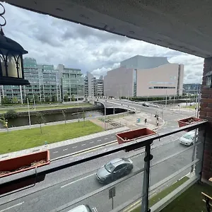 https://stylish-flat-with-river-view.dublin-hotelsweb.com